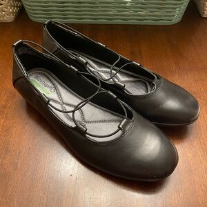 BareTraps Womens Jackeline Ballet Flat